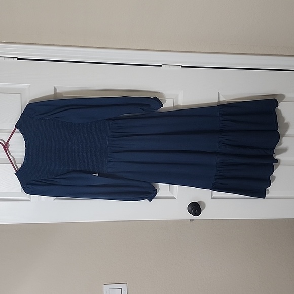 Old Navy smocked bodice maxi - Picture 4 of 6